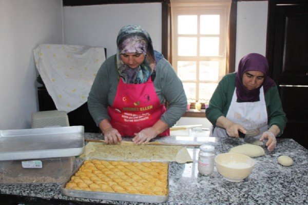 Tarifi iki asır öncesine dayanıyor! Bu tatlının içinde kül var